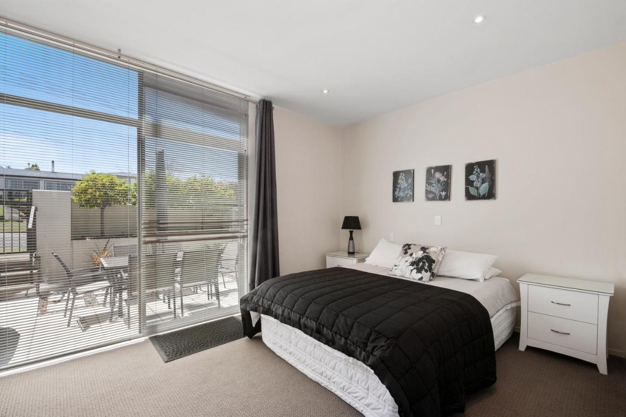 Marinaside Villa - Taupo Holiday Apartment Exterior foto