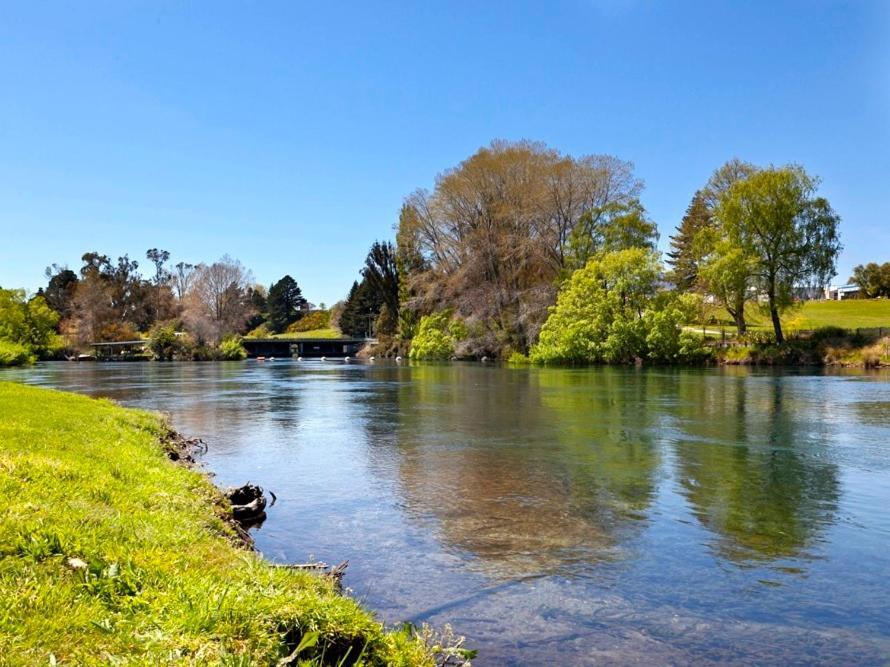 Marinaside Villa - Taupo Holiday Apartment Exterior foto
